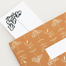 Load image into Gallery viewer, Bookmark - Verbena In Blue Glass