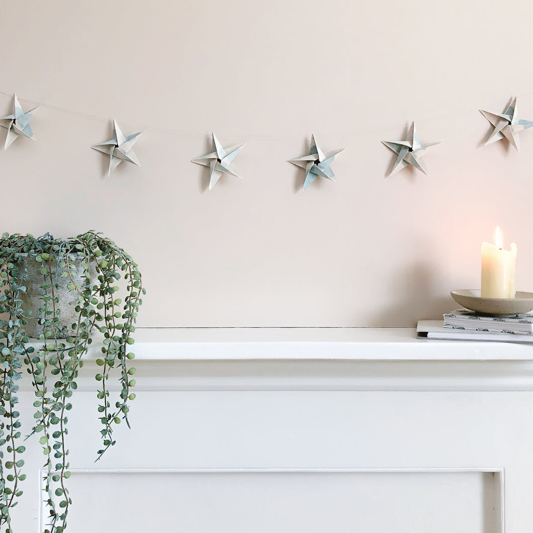 7 Star Garland - Blue Blurred Spot