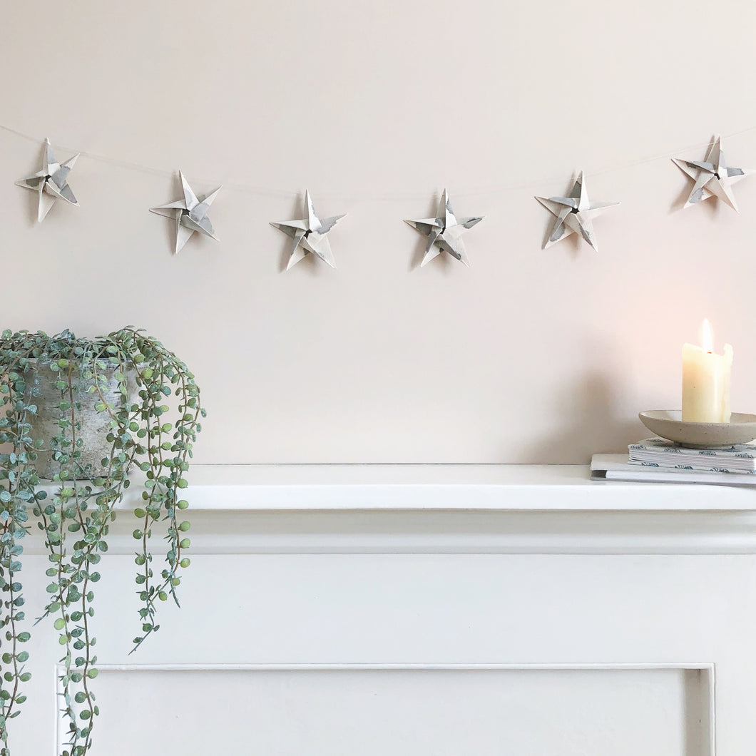 7 Star Garland - Grey Blurred Spot